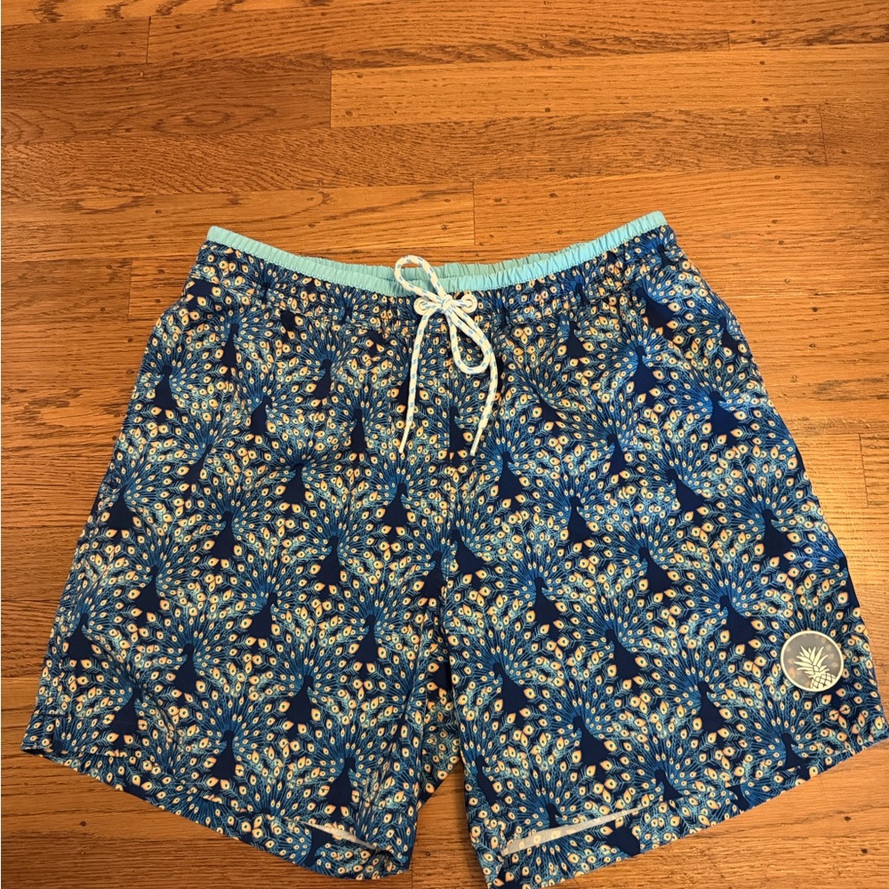 Chubbies Men's Blue Peacock Print Swim Trunks
